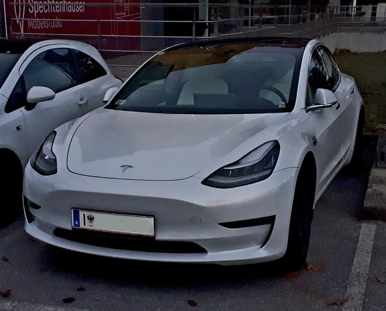 Tesla Model 3 Standard Range Plus 57,5kWh (noch 7M Garantie) Weiß - 1