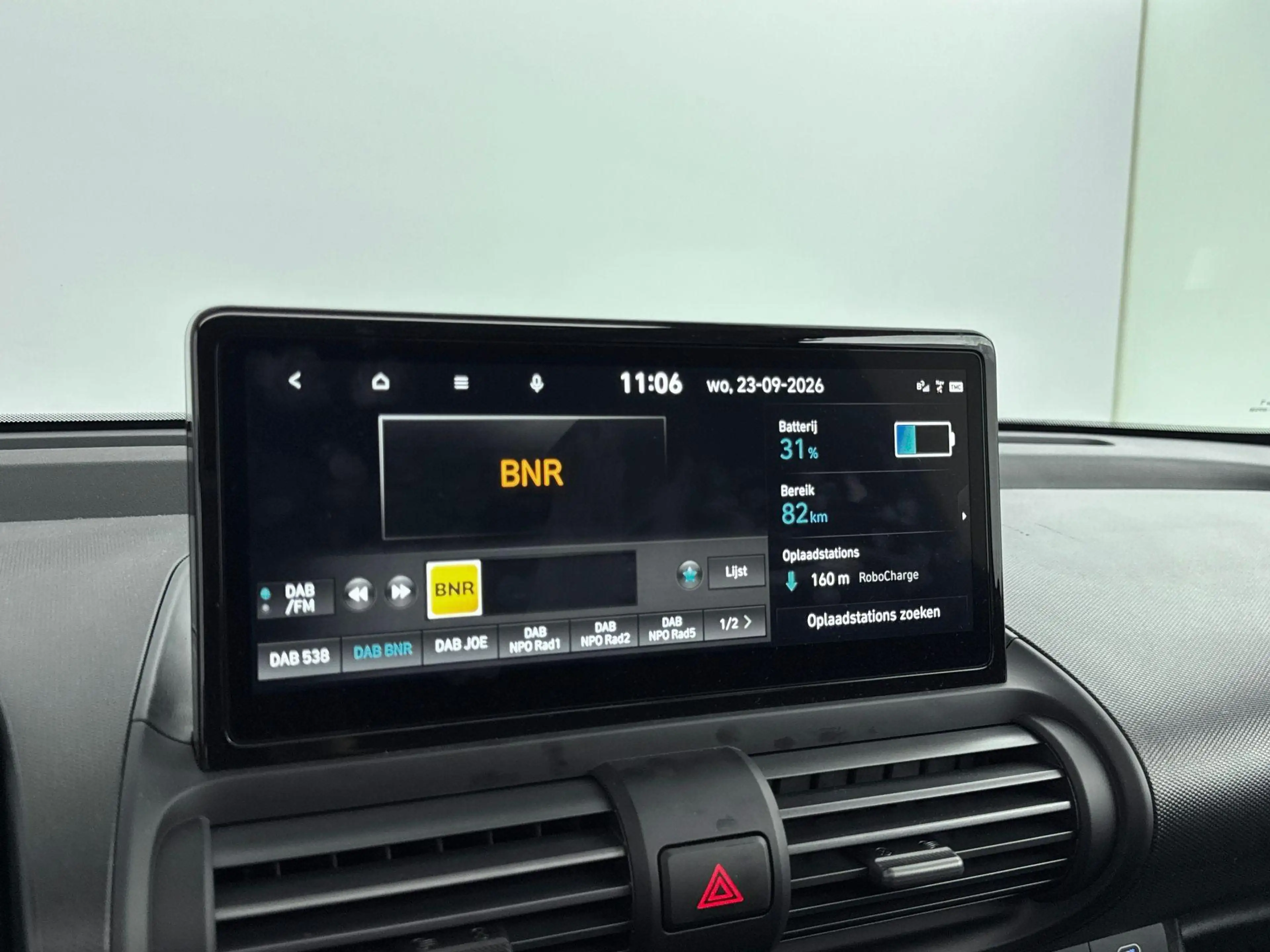 Hyundai Inster PULSE ADVANCED 42 kWh | SCHUIFDAK | STOEL & STUURV — photo 7