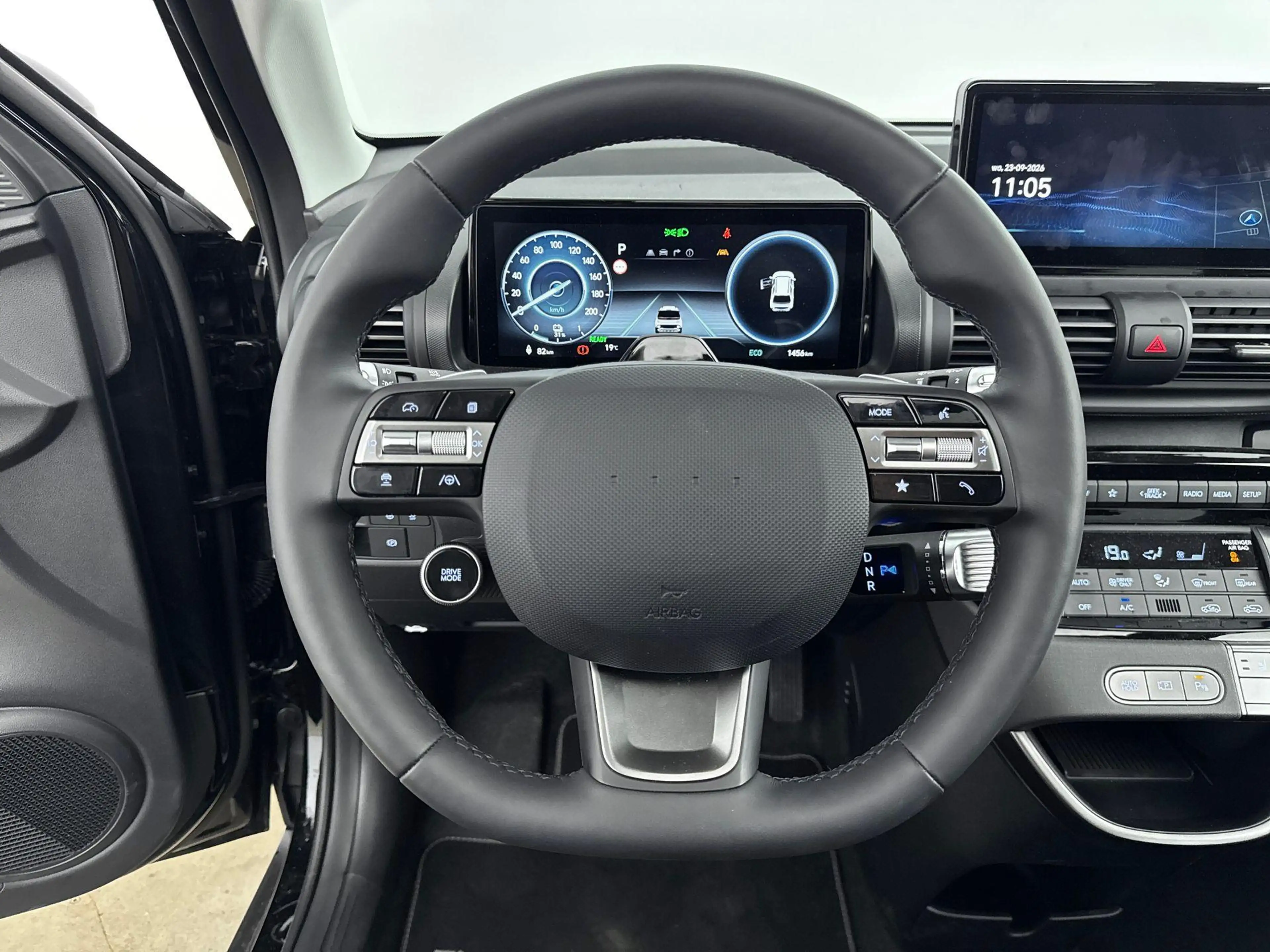 Hyundai Inster PULSE ADVANCED 42 kWh | SCHUIFDAK | STOEL & STUURV — photo 11