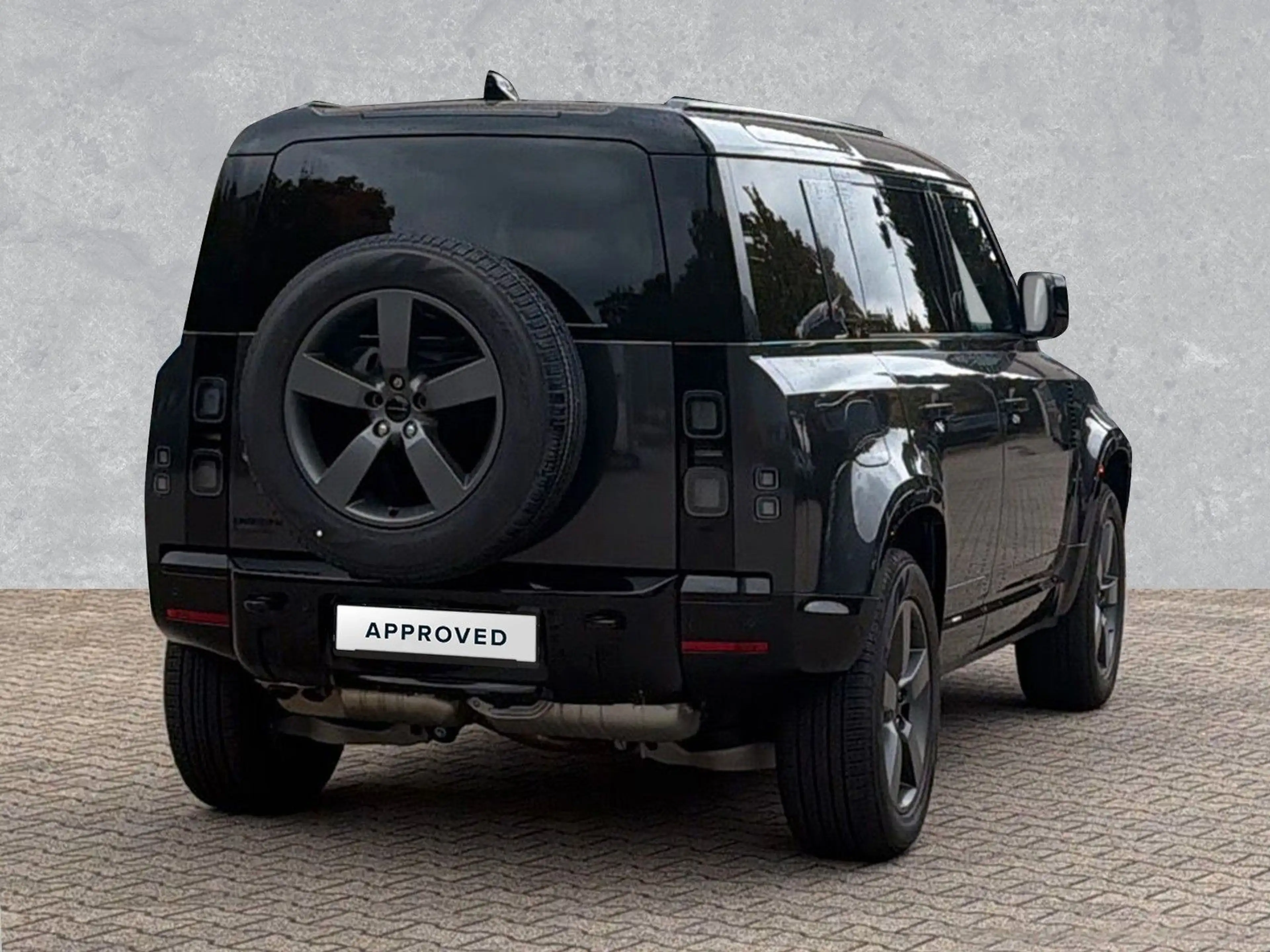 Land Rover Defender 110 D250 X-Dynamic SE AHK ACC SD — photo 2