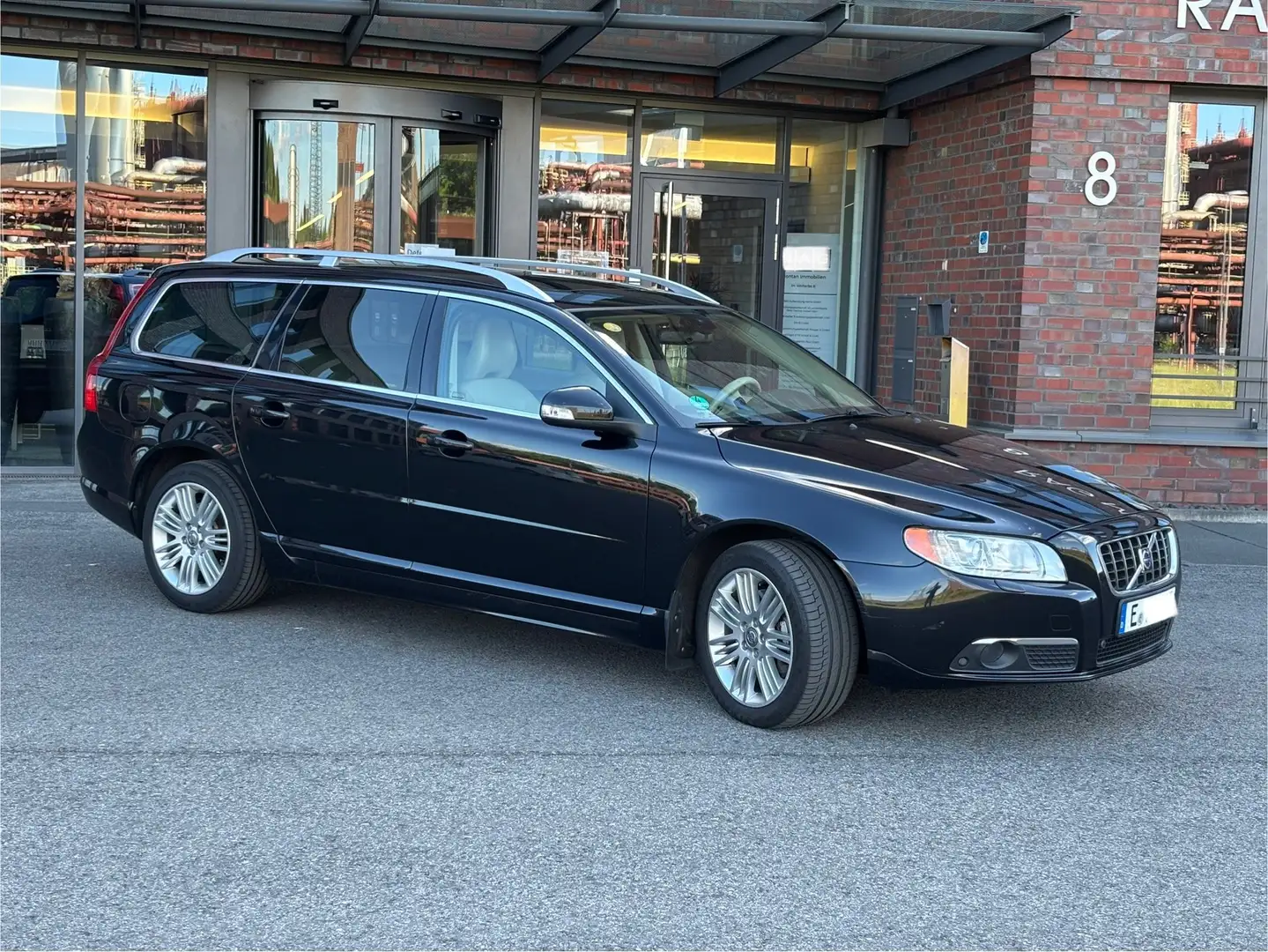 Volvo V70 V70 D5 Summum Schwarz - 2