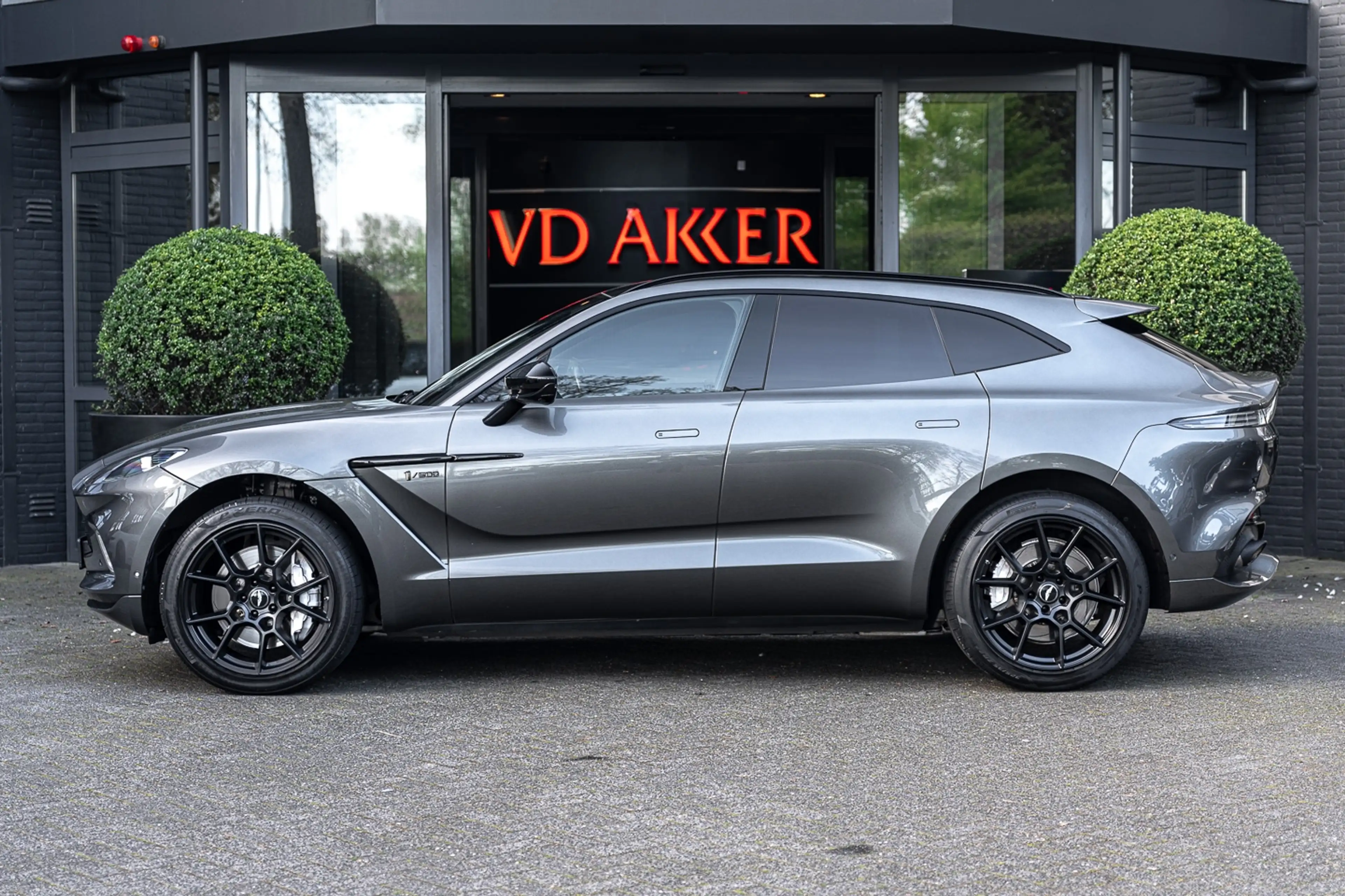 Aston Martin DBX V8 1/500 | Pano.dak | 360° Camera | 4x Stoelventil — photo 6