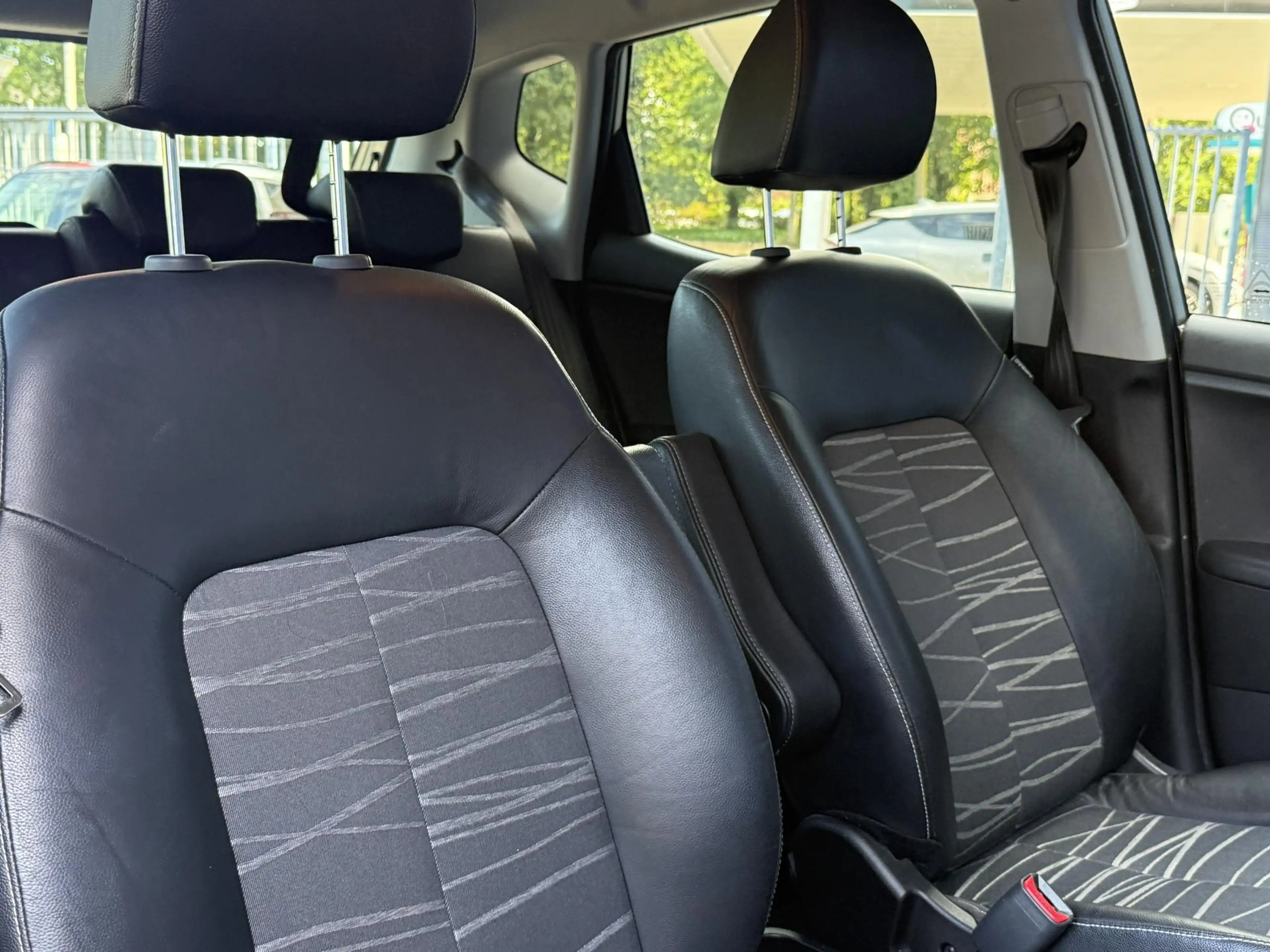 Kia Venga 1.6 CVVT First Edition | Navigatie | Climate Contr — photo 8
