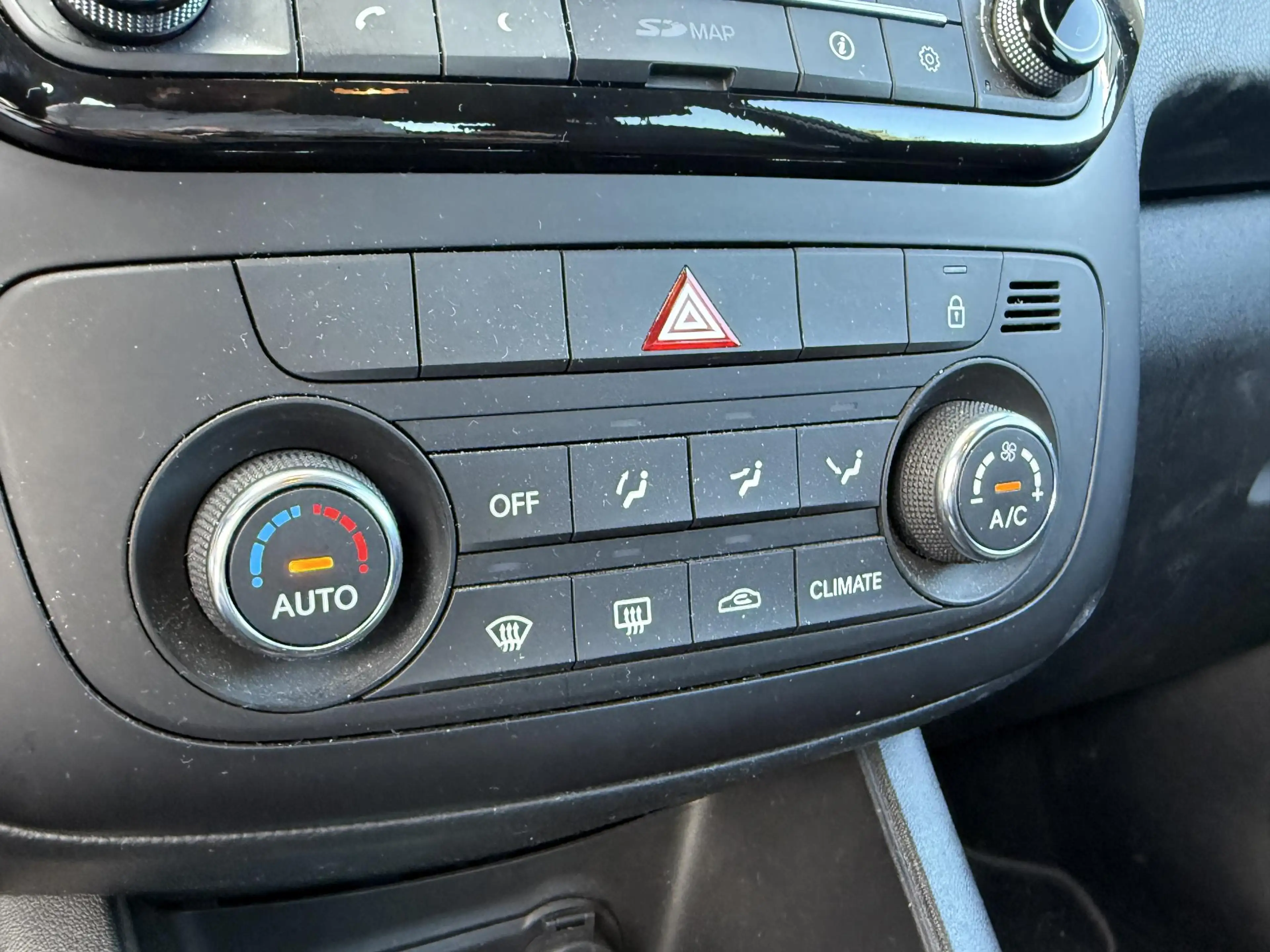 Kia Venga 1.6 CVVT First Edition | Navigatie | Climate Contr — photo 15