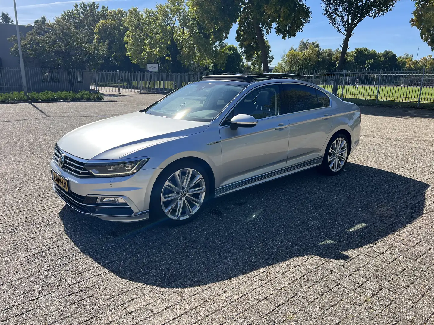 Volkswagen Passat 2.0 TSI 4M. Highline R-Line Grijs - 1
