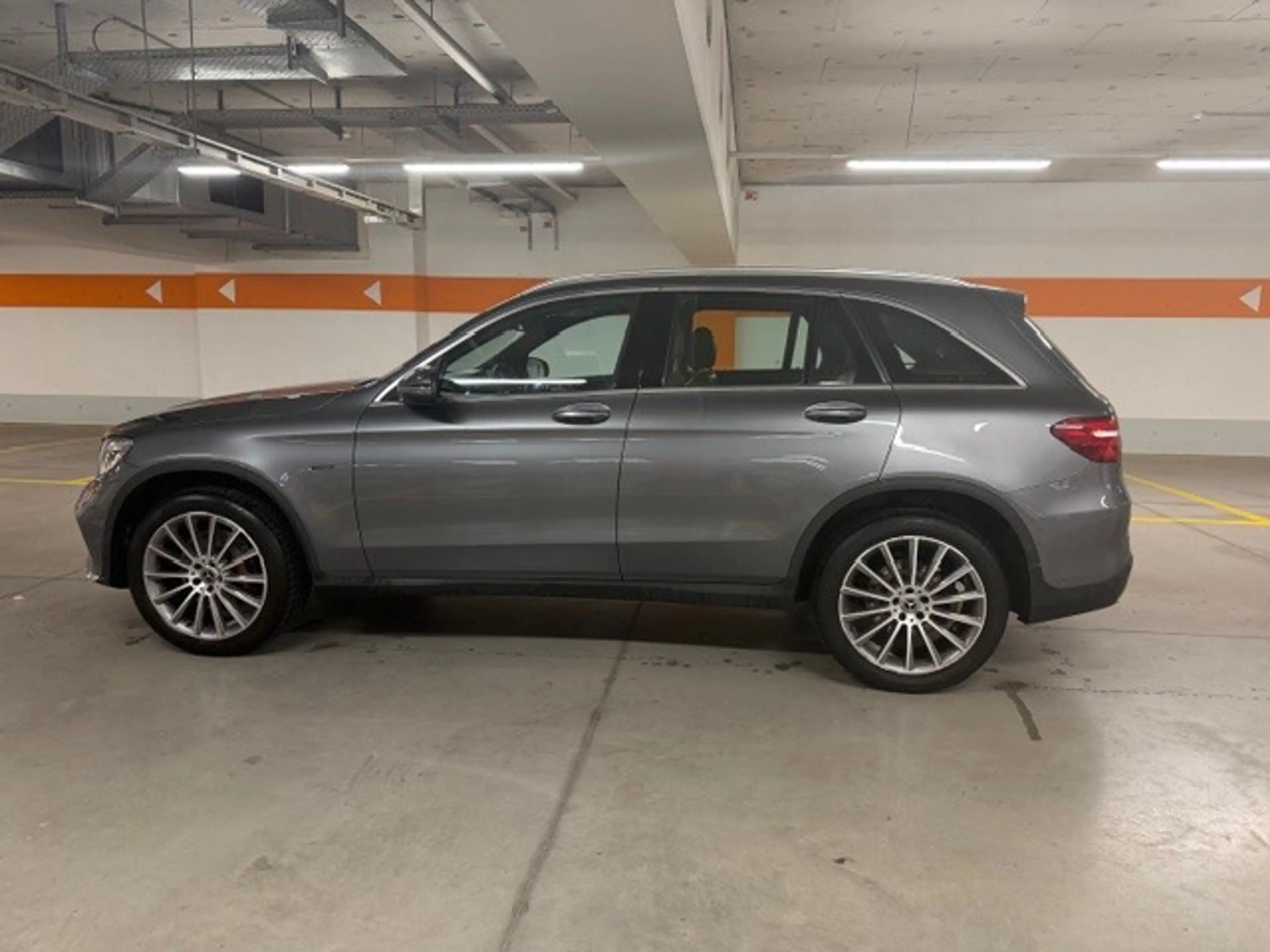 Mercedes-Benz GLC 350 e PHEV 4Matic — photo 3