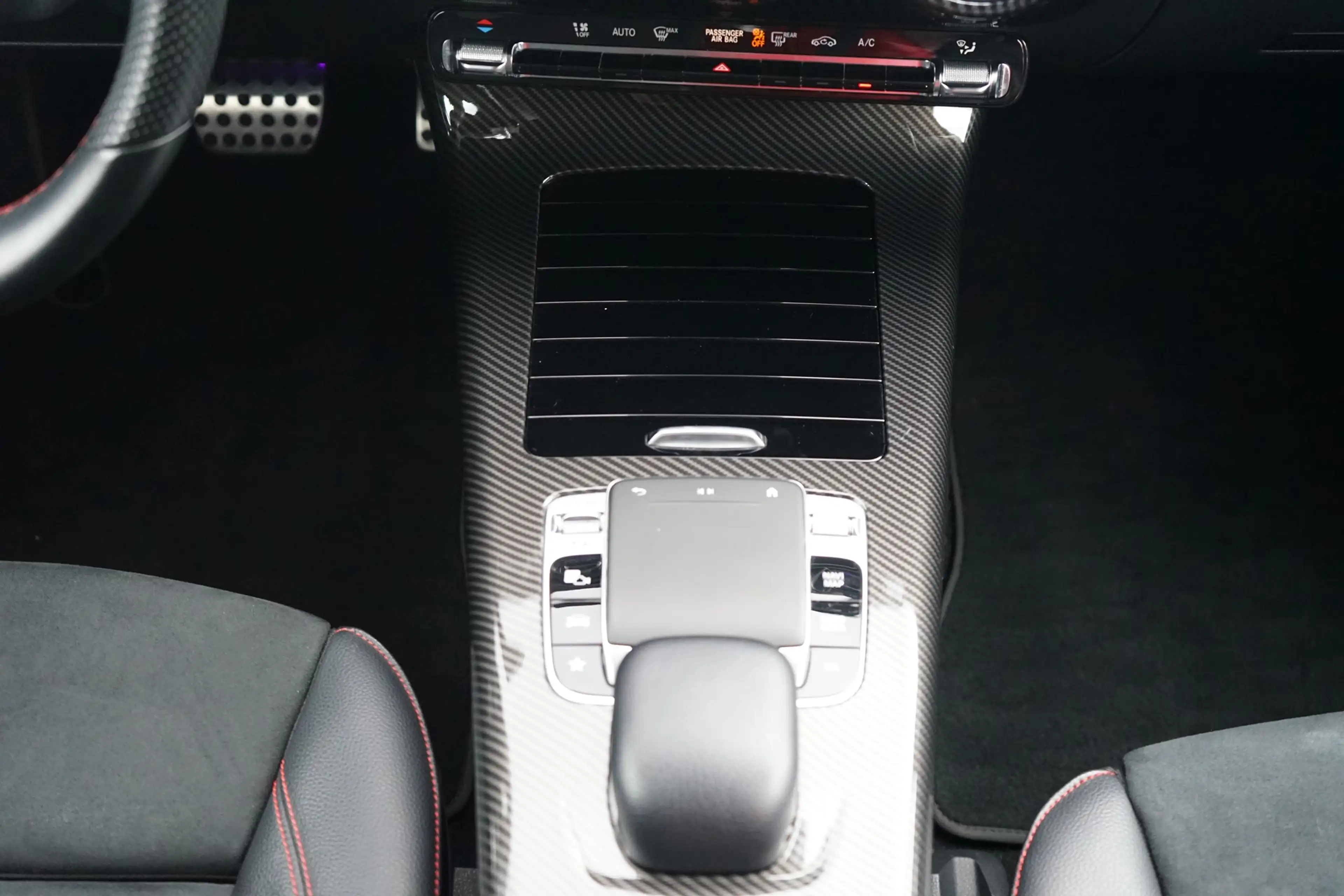 Mercedes-Benz CLA 220 SB AMG Line LED Navi Kamera Spurhalte — photo 12
