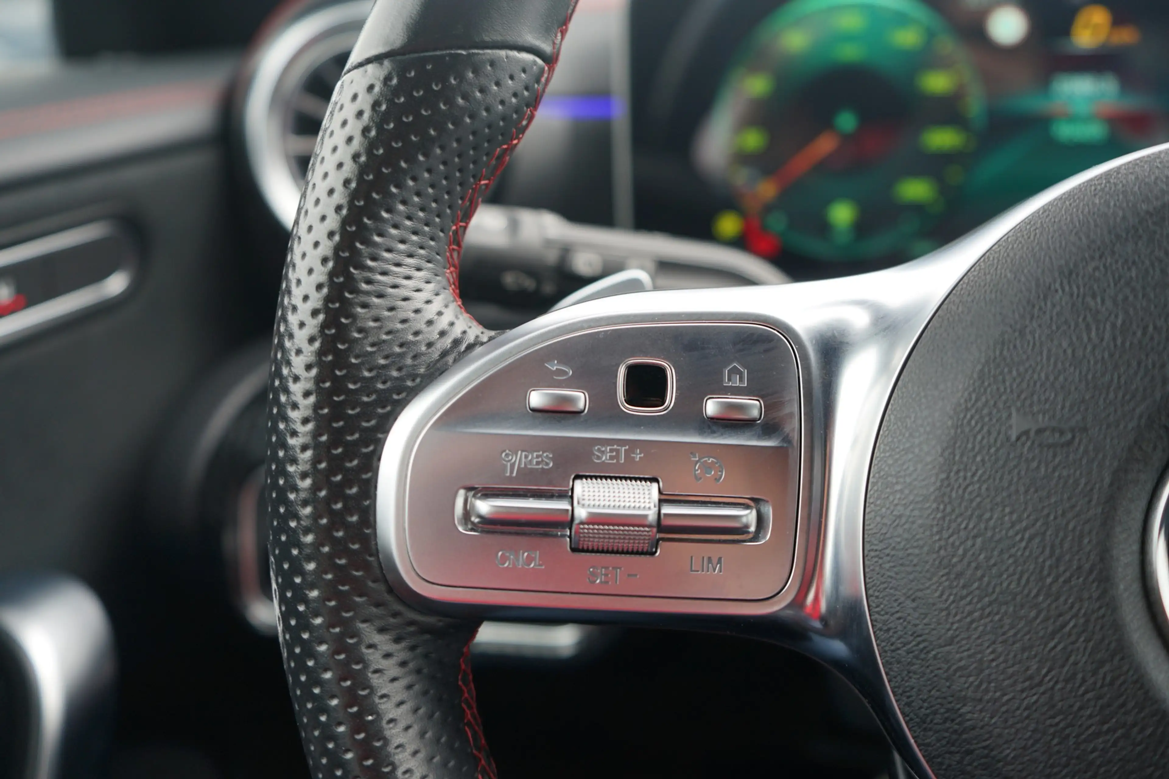 Mercedes-Benz CLA 220 SB AMG Line LED Navi Kamera Spurhalte — photo 18