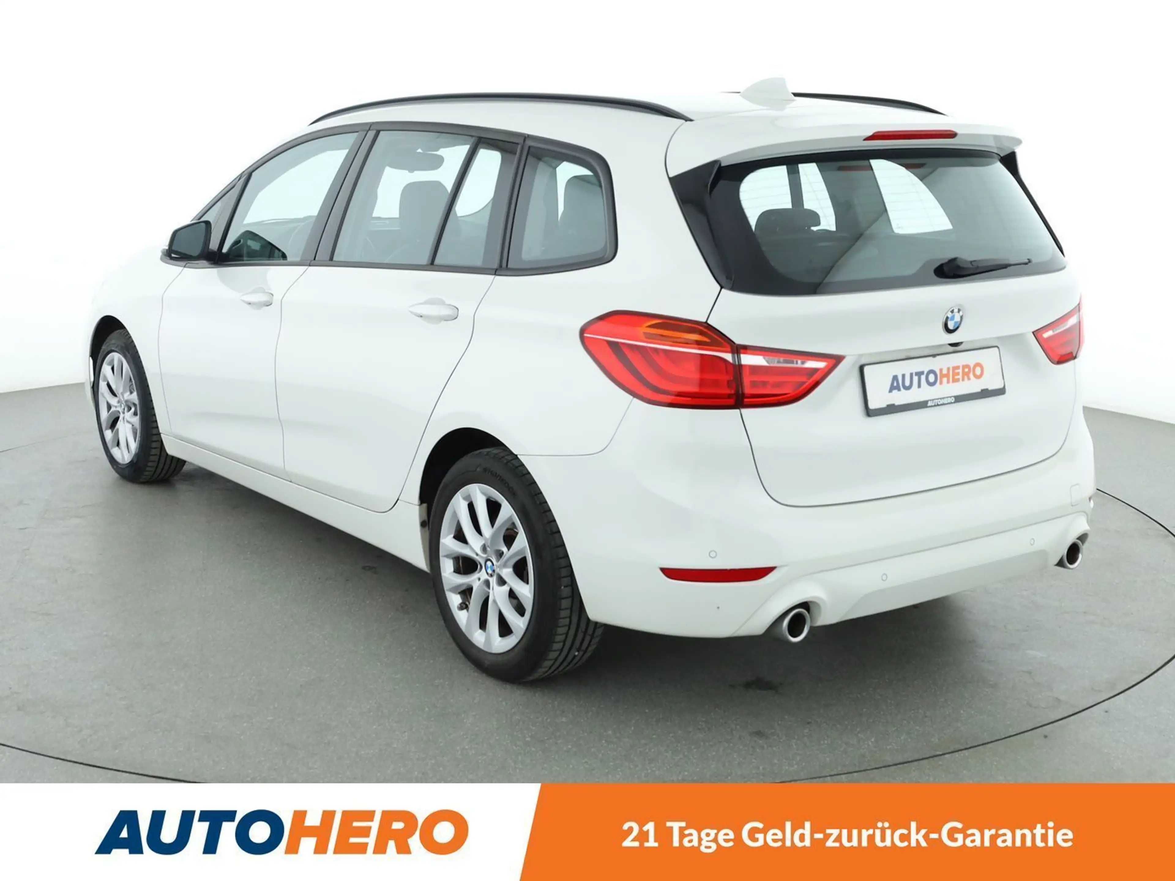 BMW 220 220i Gran Tourer Advantage Aut.*NAVI*HEAD-UP*LED* — photo 4