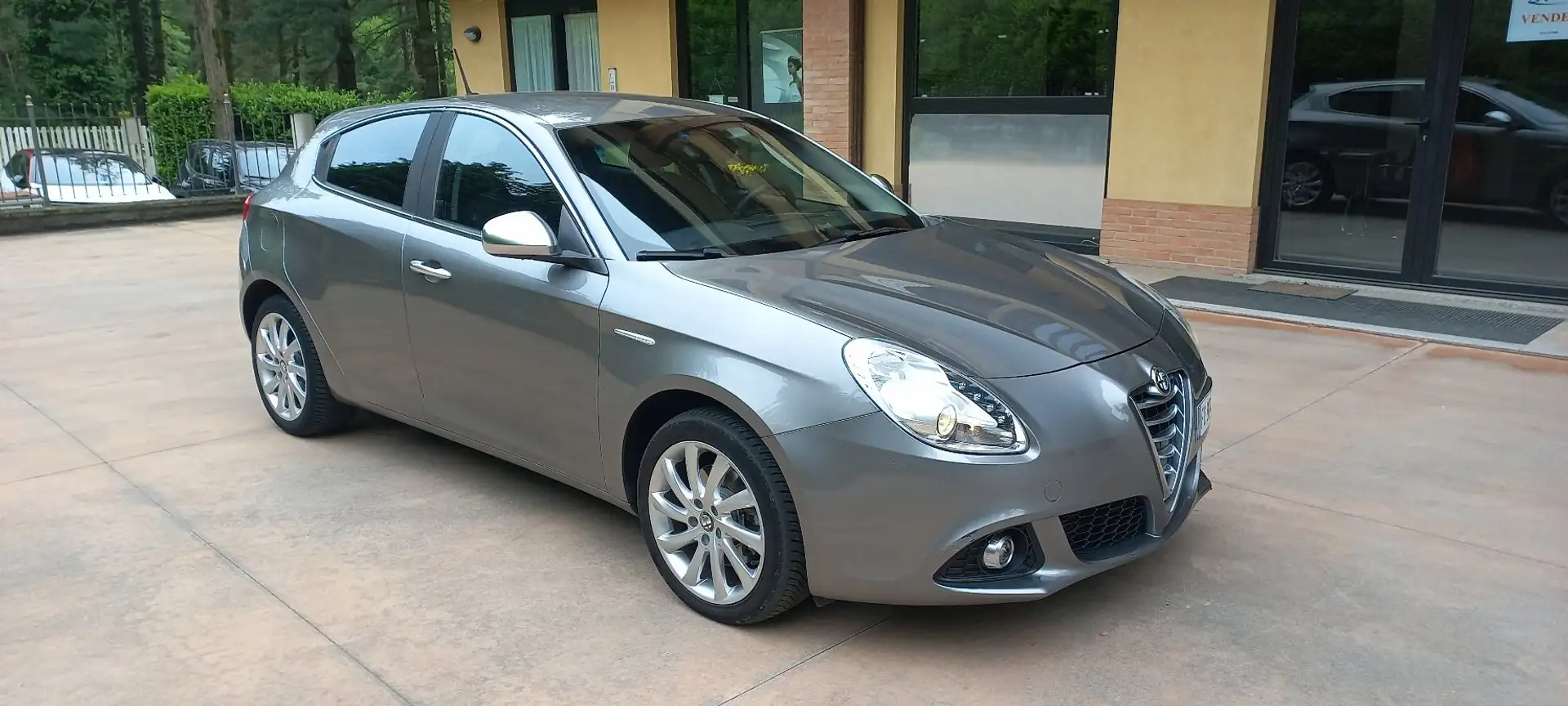Alfa Romeo Giulietta 2.0 jtdm Distinctive 150cv E5+ Grigio - 2