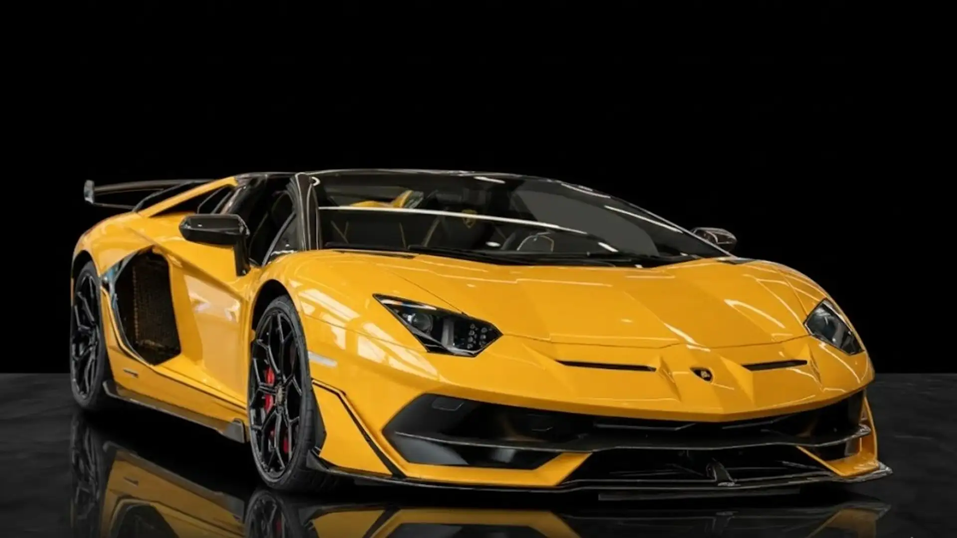 Lamborghini Aventador Roadster SVJ Amarillo - 2