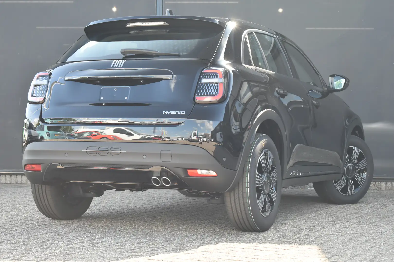 Fiat 600 1.2 Hybrid 145pk Urban | Airconditioning handmatig Zwart - 2