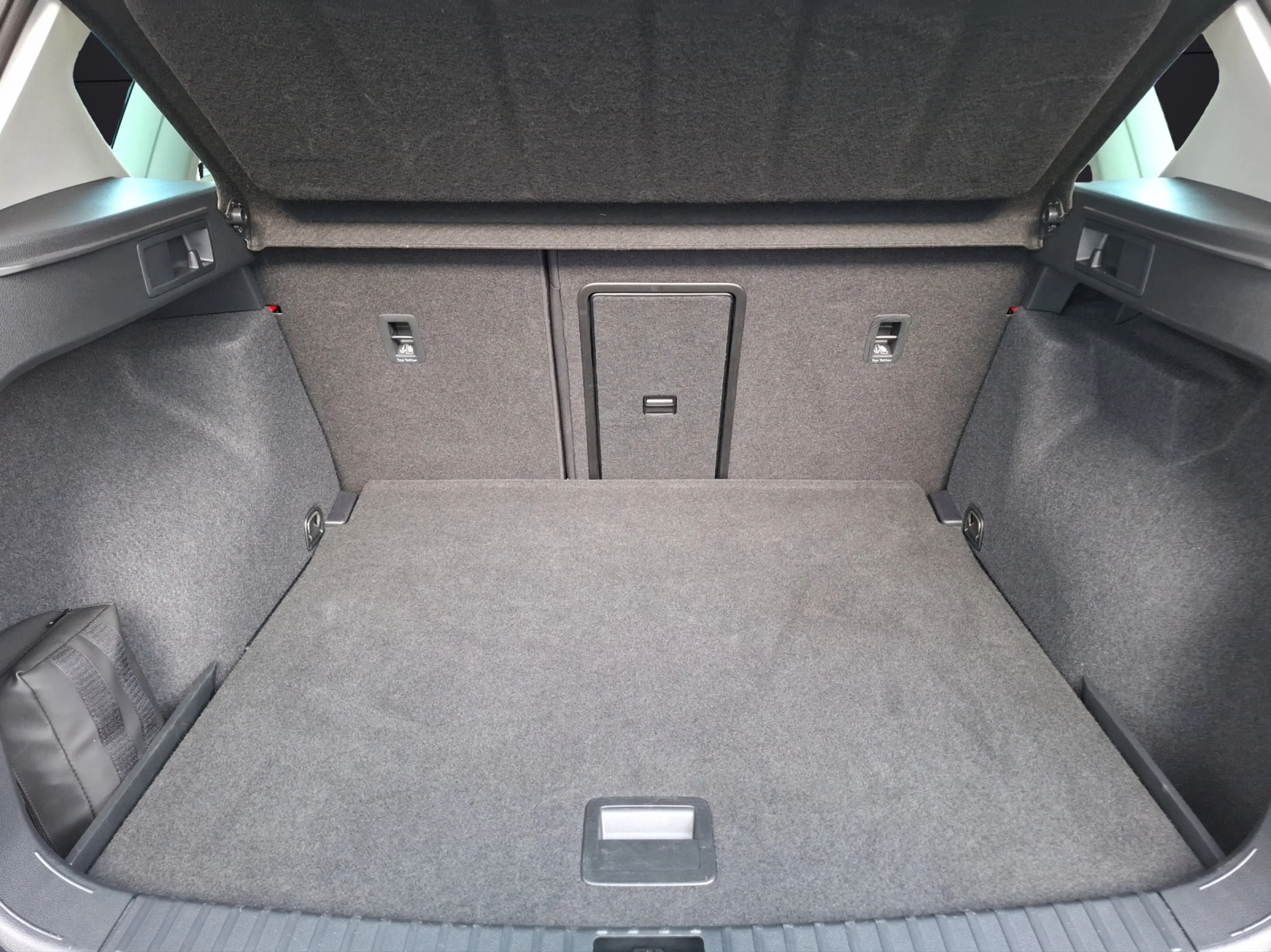 SEAT Ateca TDI Xperience DSG LED AHK Navi ACC RFK Beats SHZ — photo 13