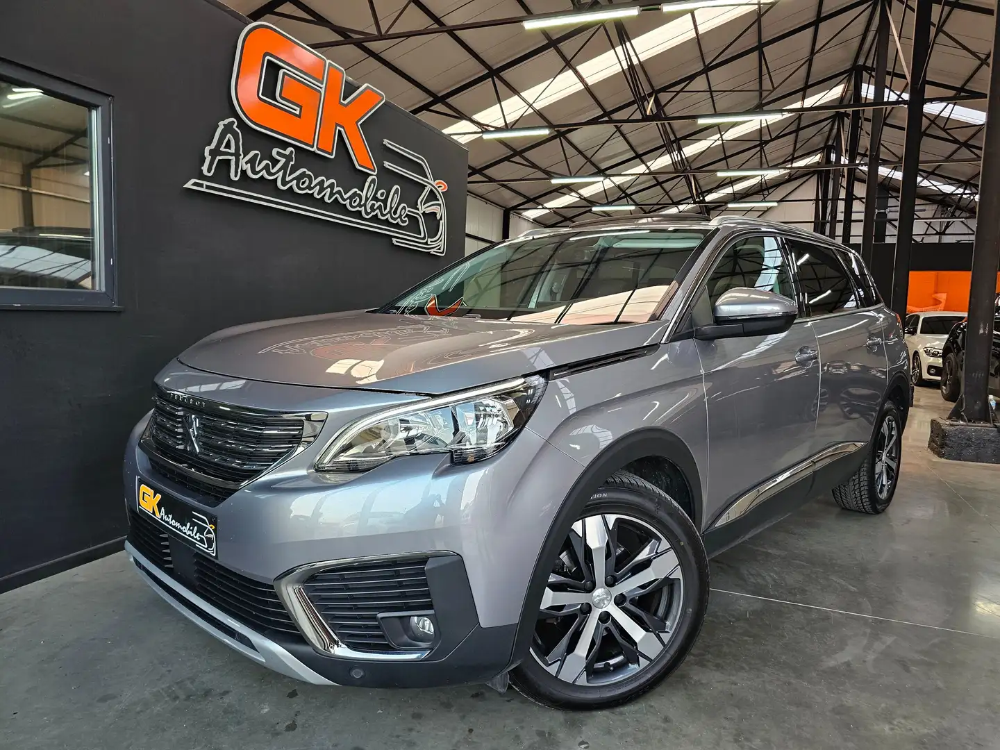 Peugeot 5008 5008 Allure // 7 Place // 1.2i 130cv // Pano Gris - 1