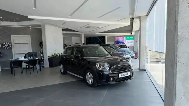MINI Cooper D Cooper D Essential 150cv auto *