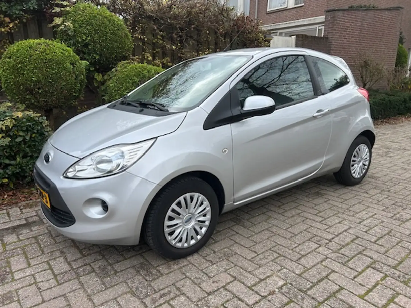 Ford Ka/Ka+ 1.2 Cool & Sound start/stop Airco/ Orig NL auto/ m Grijs - 2