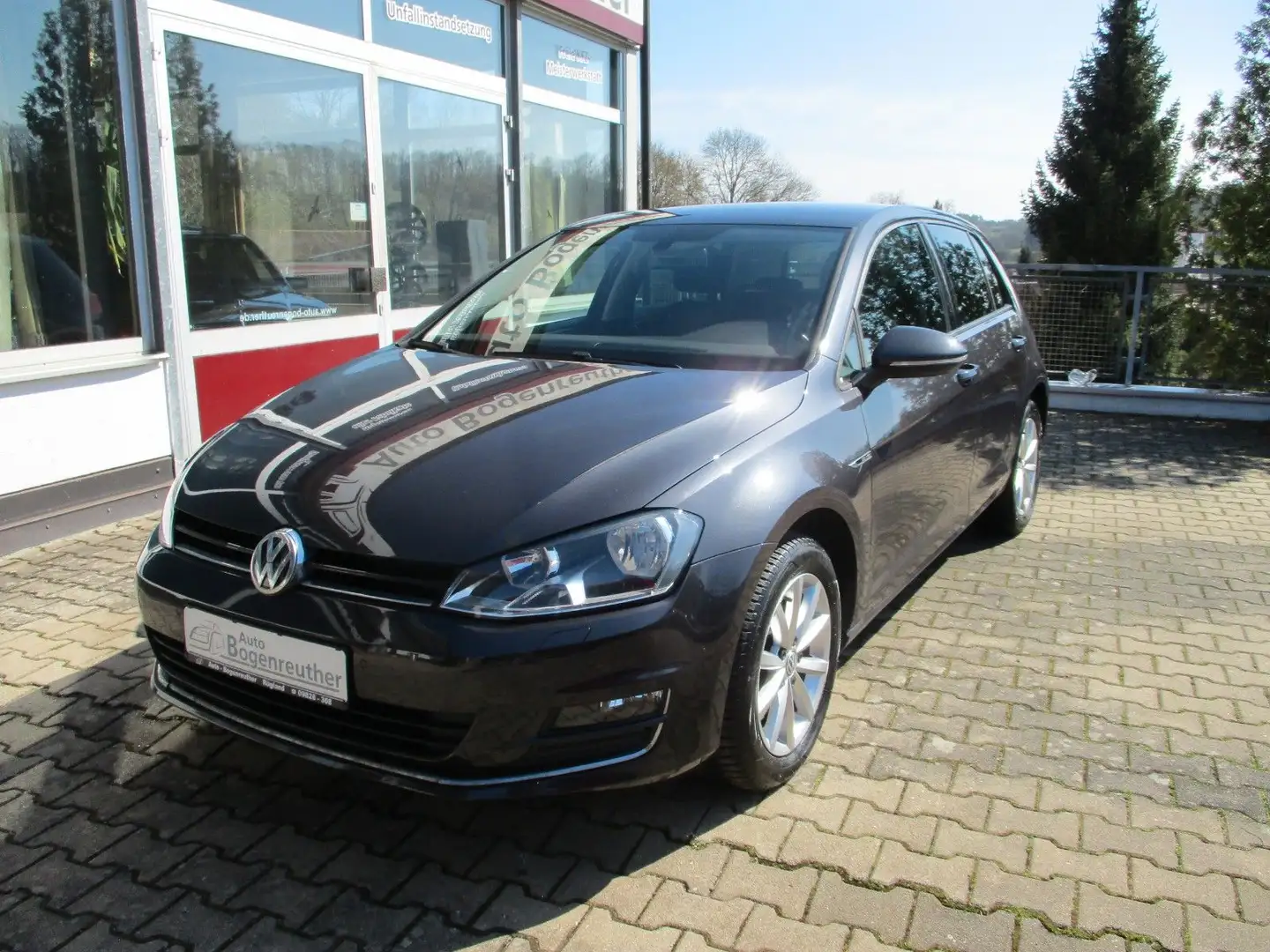 Volkswagen Golf VII Lim. Lounge BMT Grau - 1