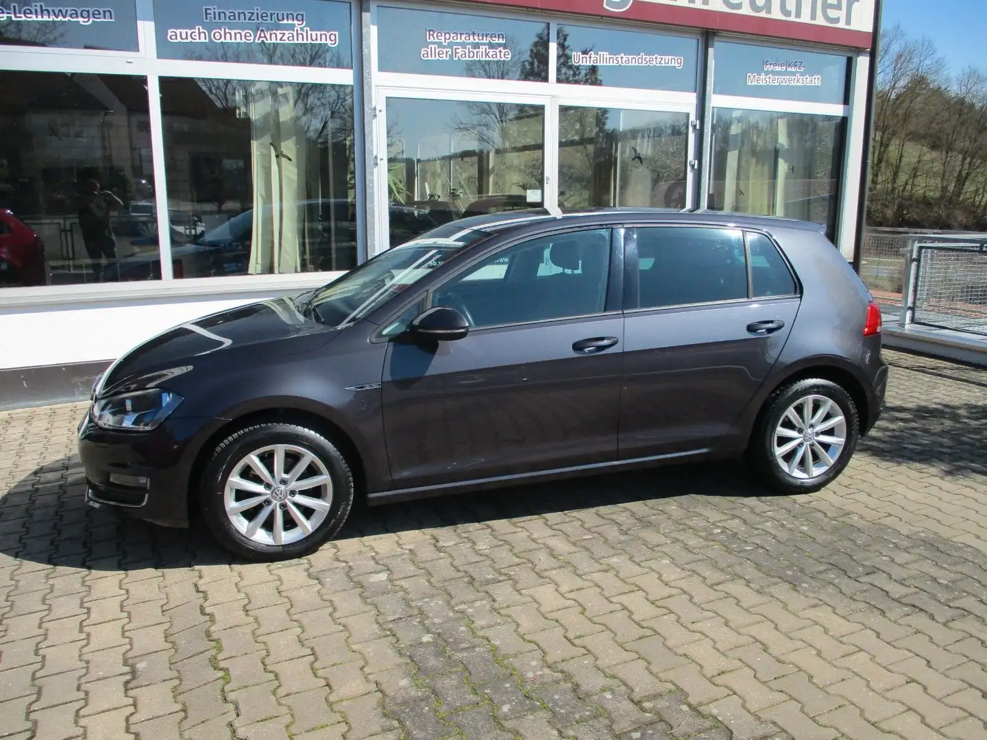 Volkswagen Golf VII Lim. Lounge BMT Grau - 2