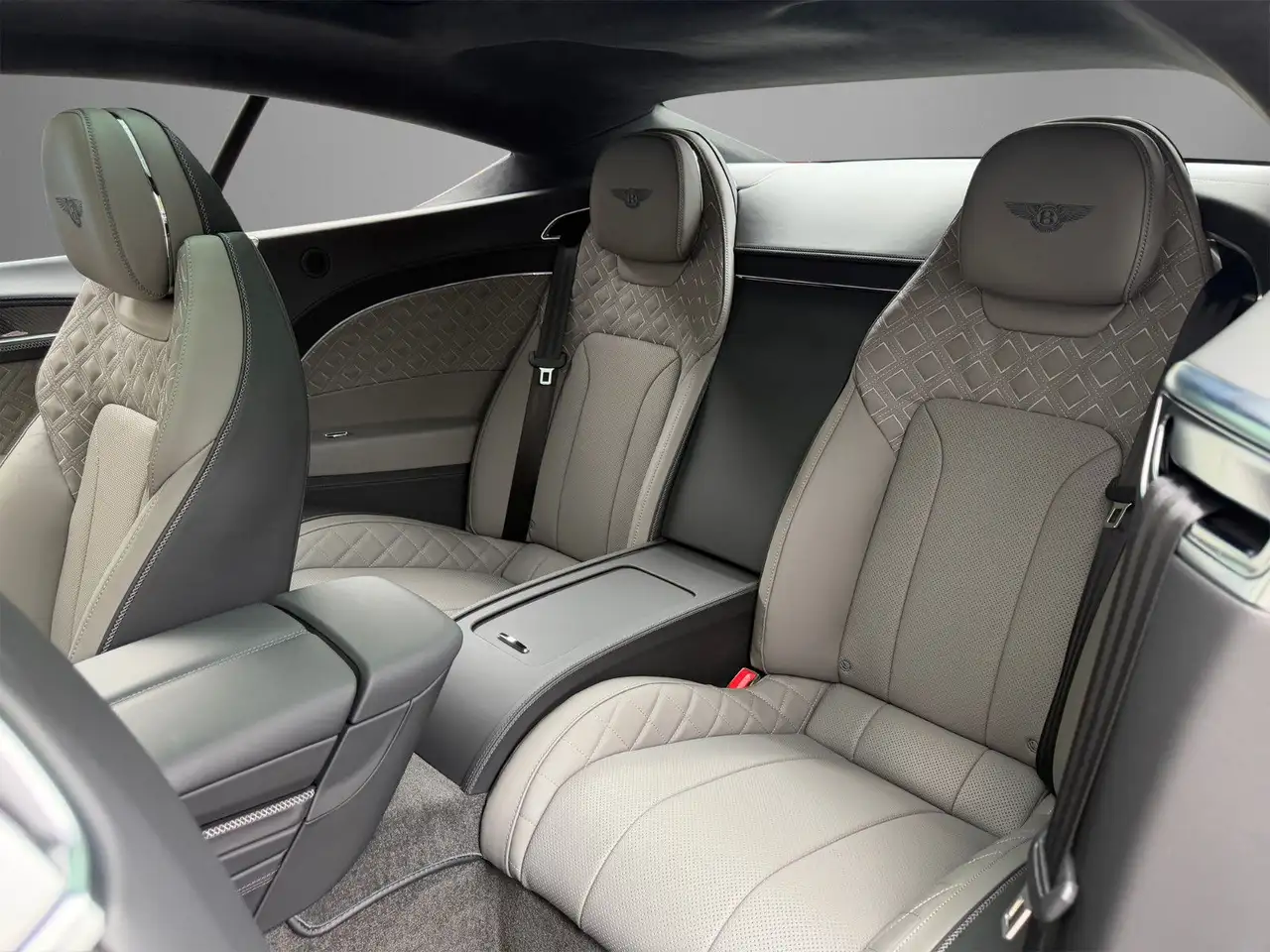 Bentley Continental GT 2024 — фото 13
