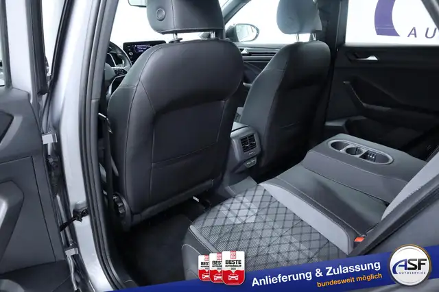 Volkswagen T-Roc view 16