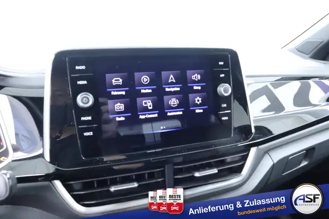 Volkswagen T-Roc view 26