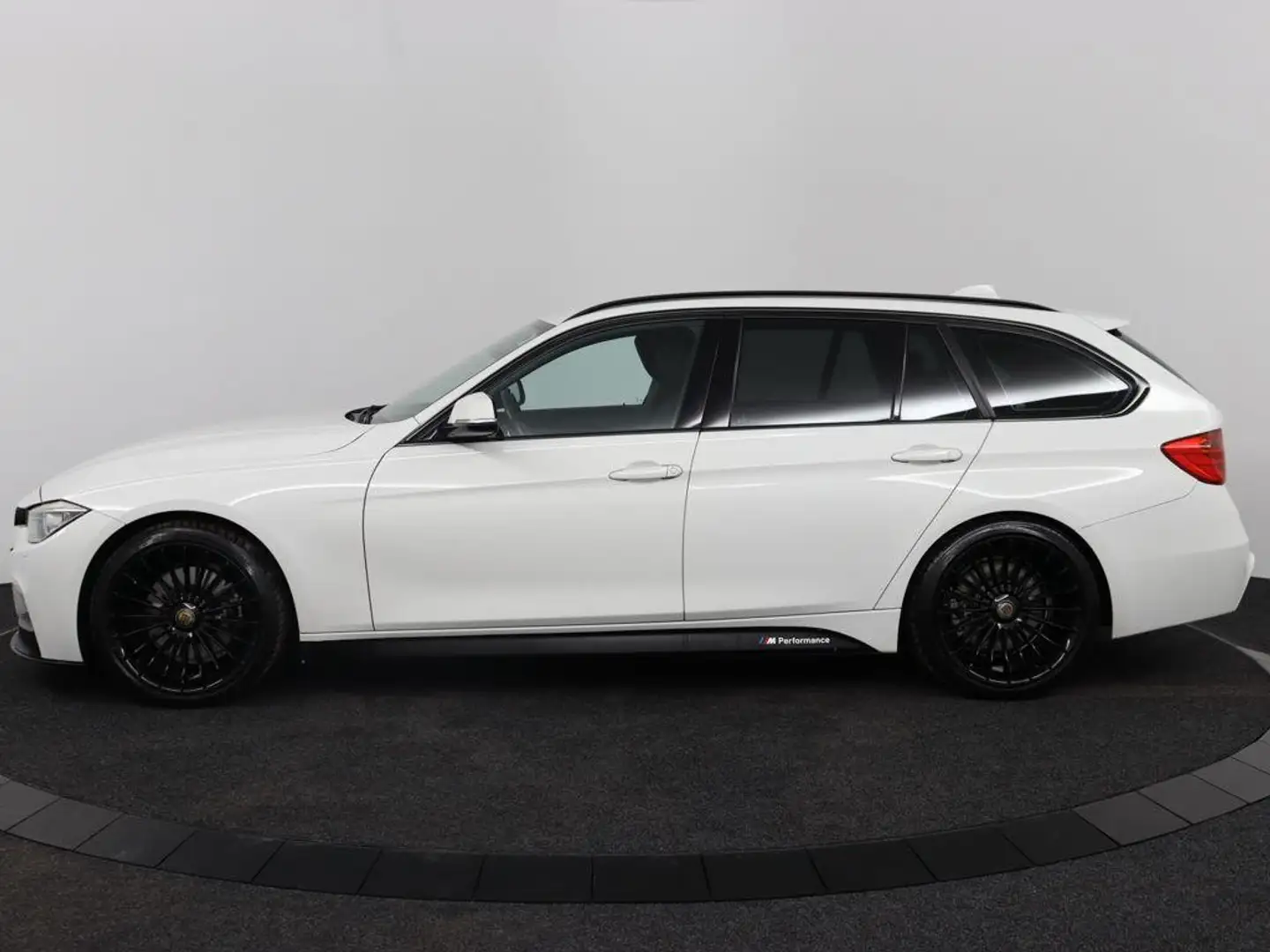 BMW 330 3-serie Touring 330d Upgrade Edition |Performance| Wit - 2