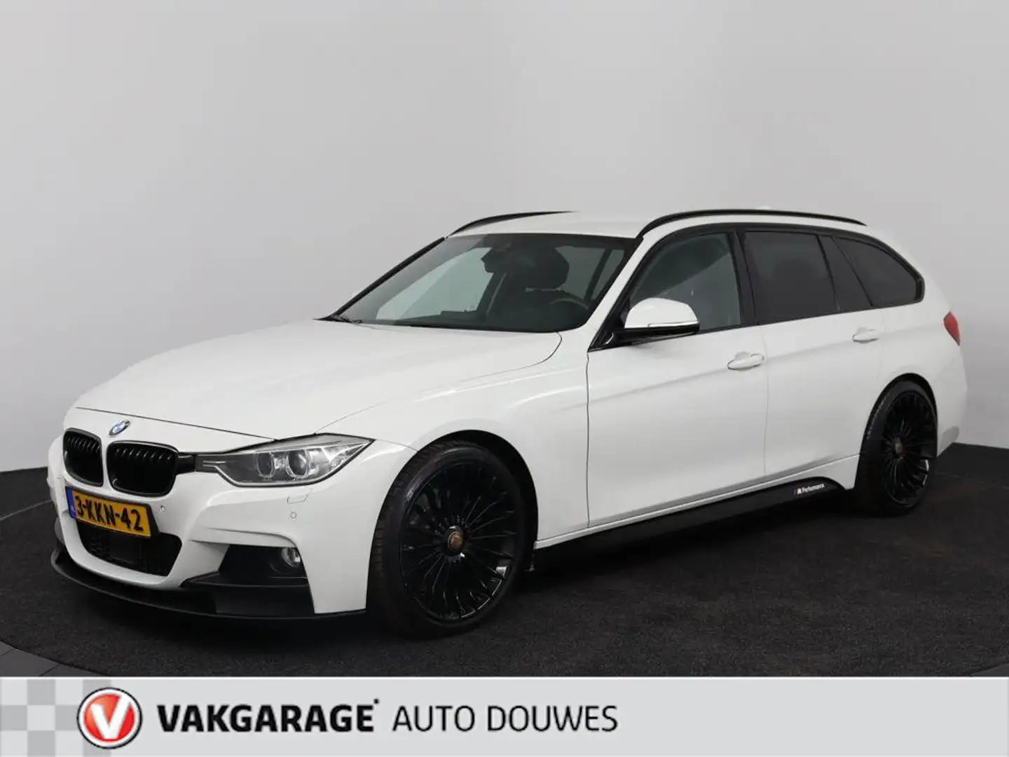 BMW 330 3-serie Touring 330d Upgrade Edition |Performance| Wit - 1