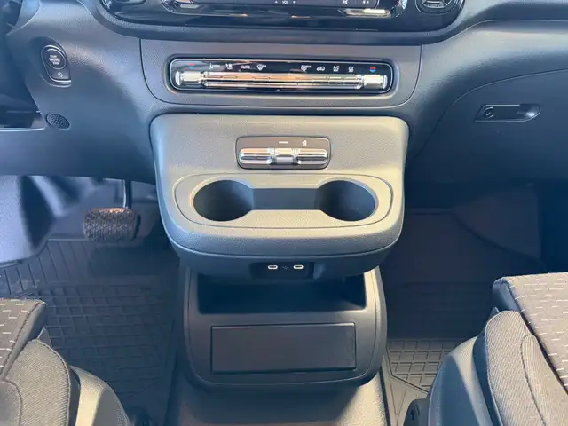 Mercedes-Benz Vito view 23