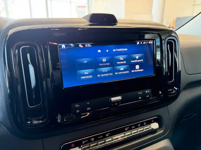 Mercedes-Benz Vito view 17