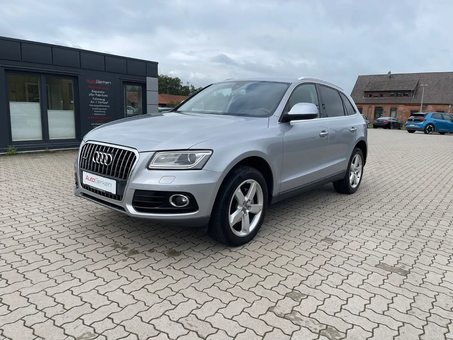 Audi Q5 2.0 TDI quattro DSG AHK 19 Zoll Xenon-Plus Silber - 1