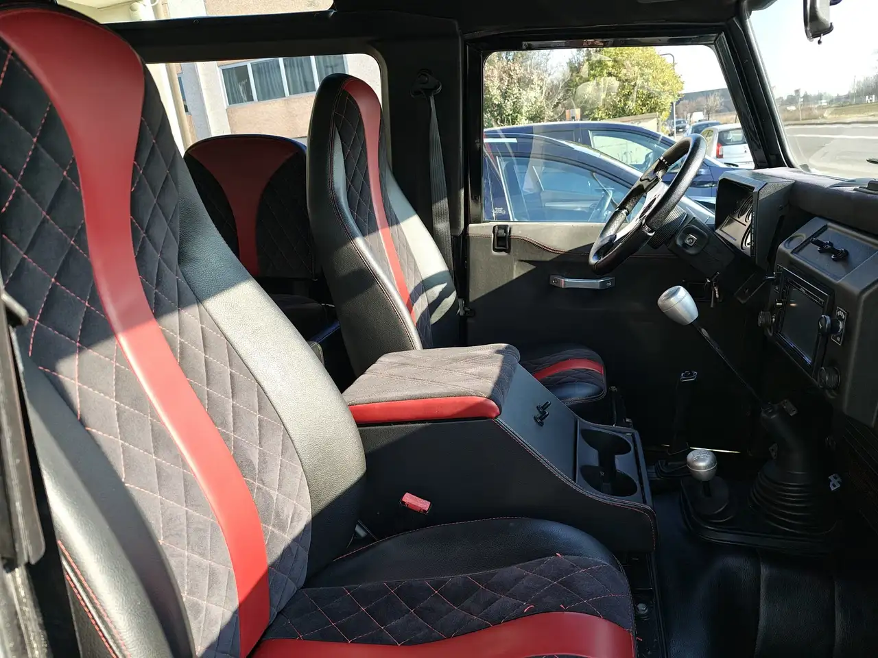 Land Rover Defender 90 2.5 td5 County SW, foto 12