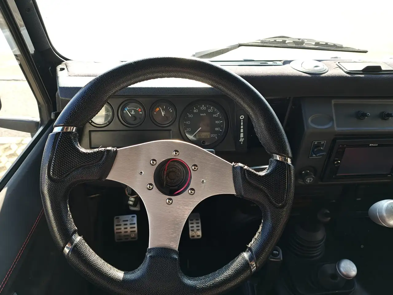 Land Rover Defender 90 2.5 td5 County SW, foto 10