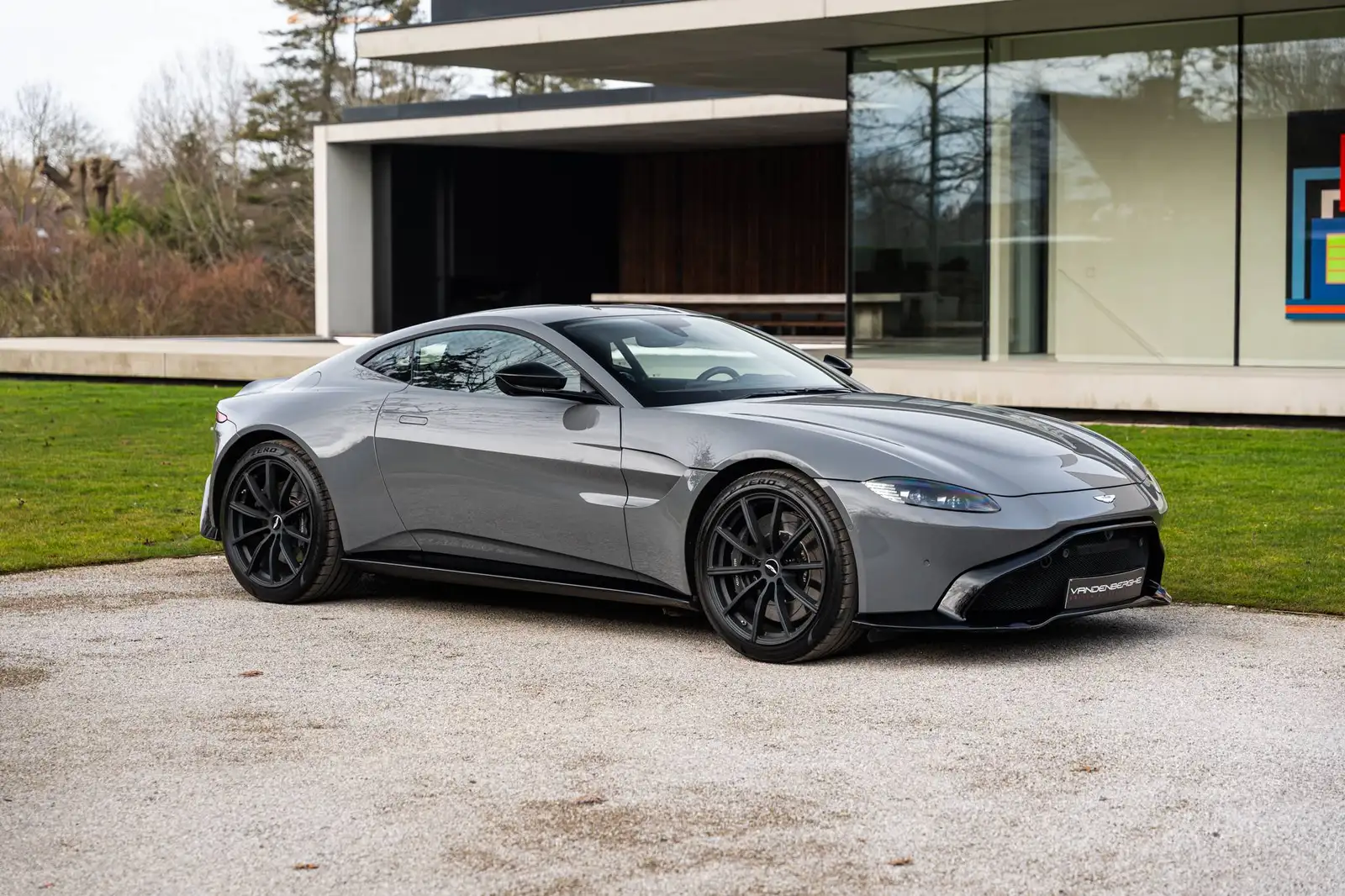 Aston Martin V8 / CHINA GREY / SEAT VENT / 360° / MEMORY SEATS