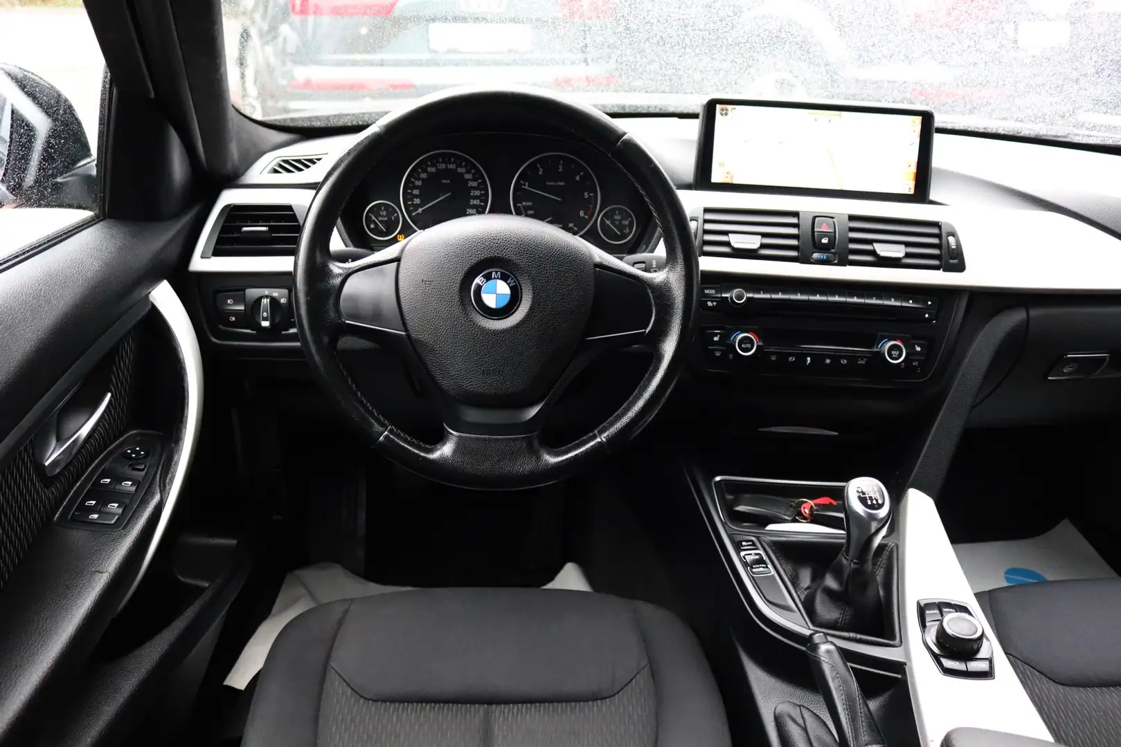 BMW 316 d Navi*Klimaaut.*2xSHZ*Bluetooth*18"Zoll Schwarz - 2