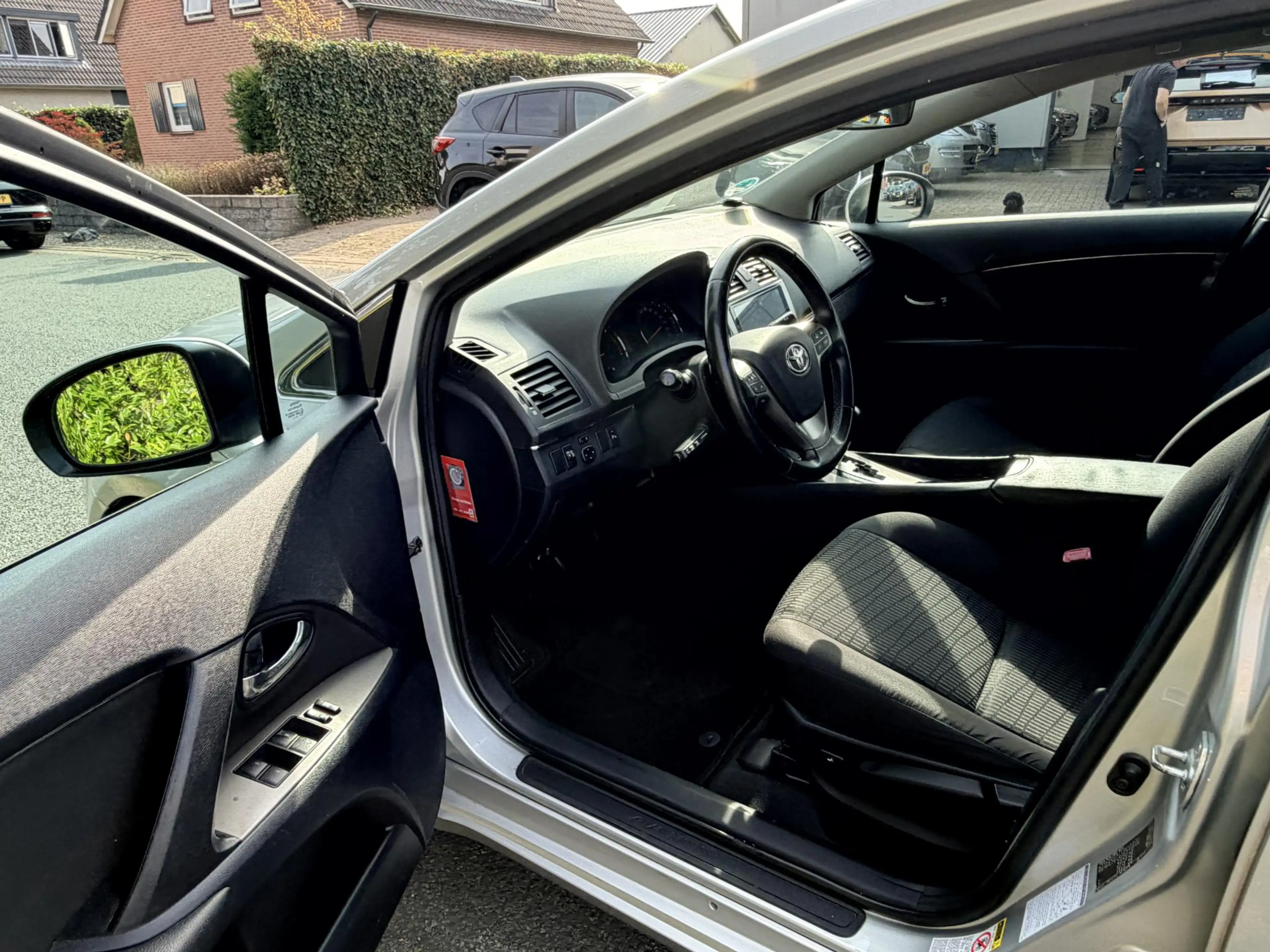 Toyota Avensis 1.8 VVTi Dynamic 147PK Automaat — photo 10