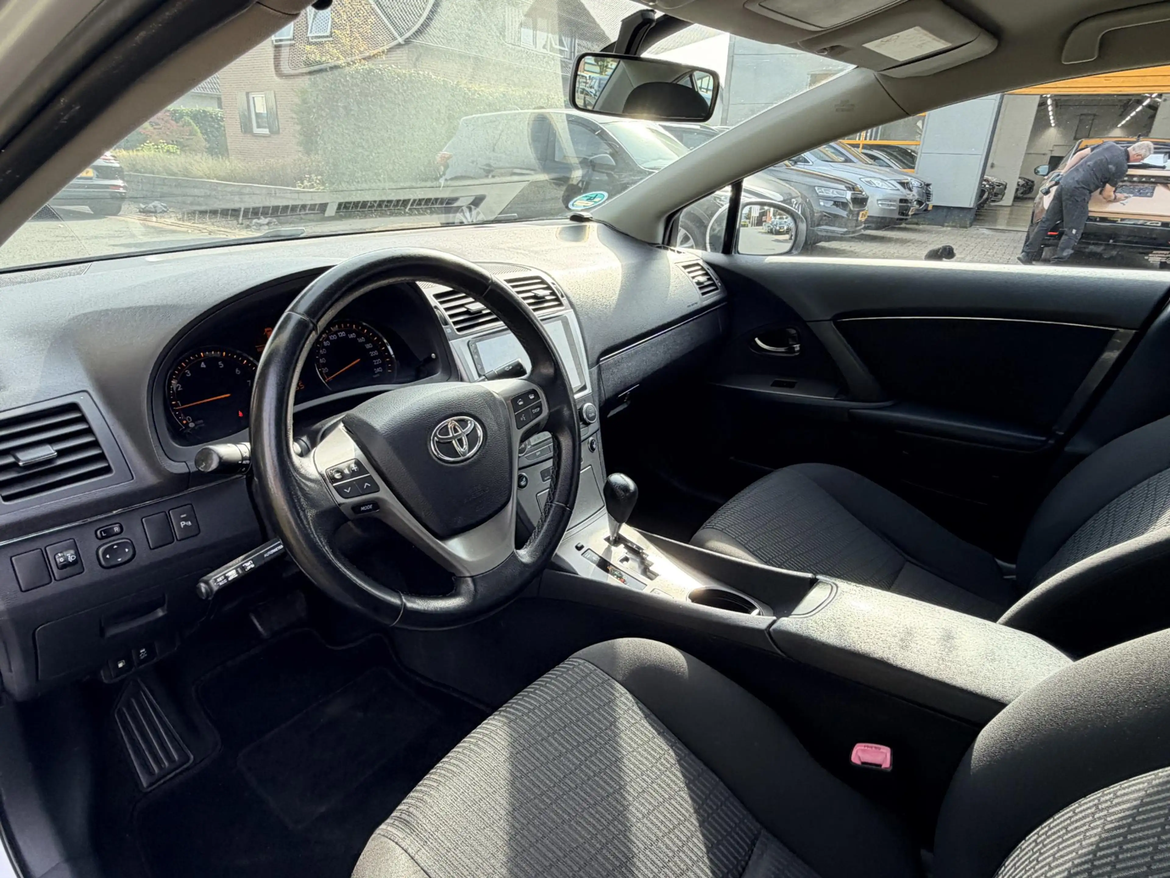 Toyota Avensis 1.8 VVTi Dynamic 147PK Automaat — photo 12