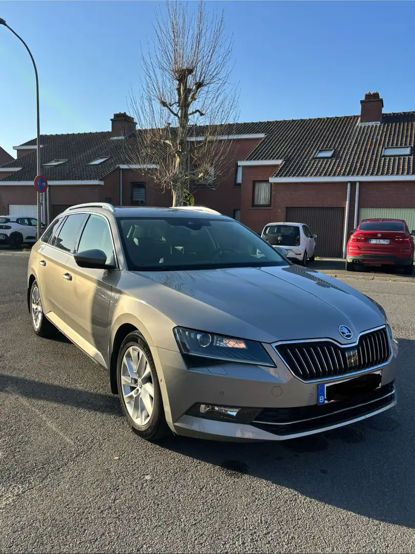 Skoda Superb Beige - 2