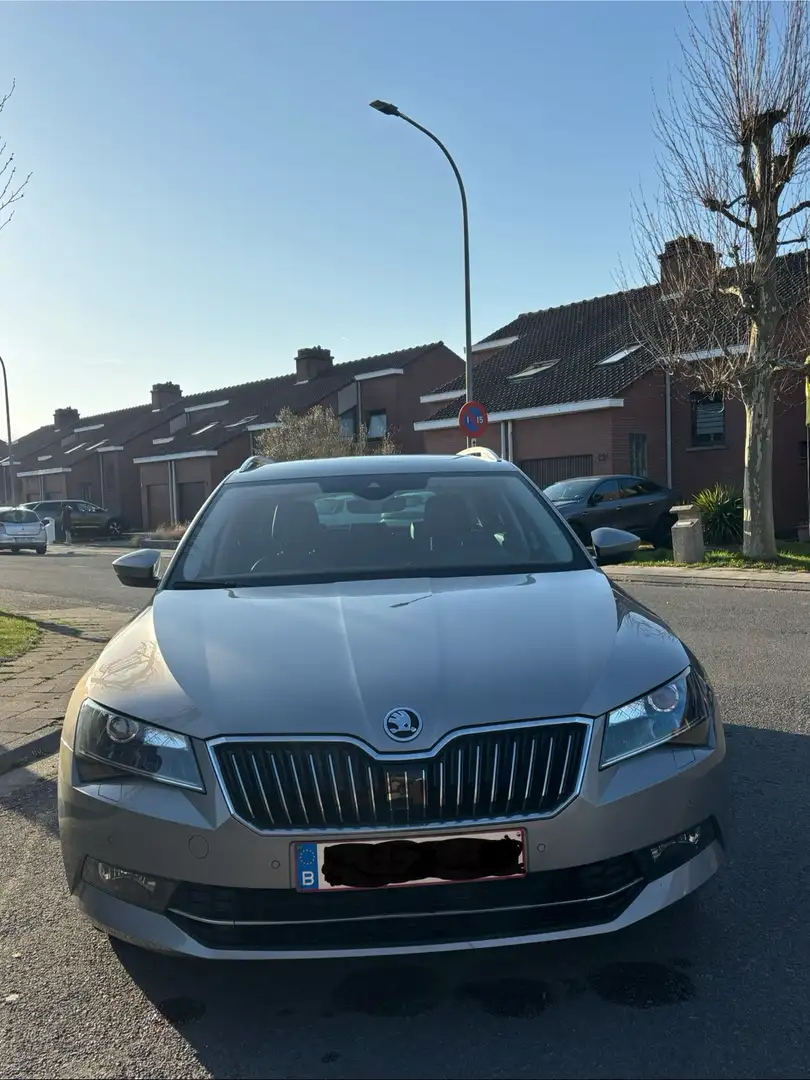 Skoda Superb Beige - 1
