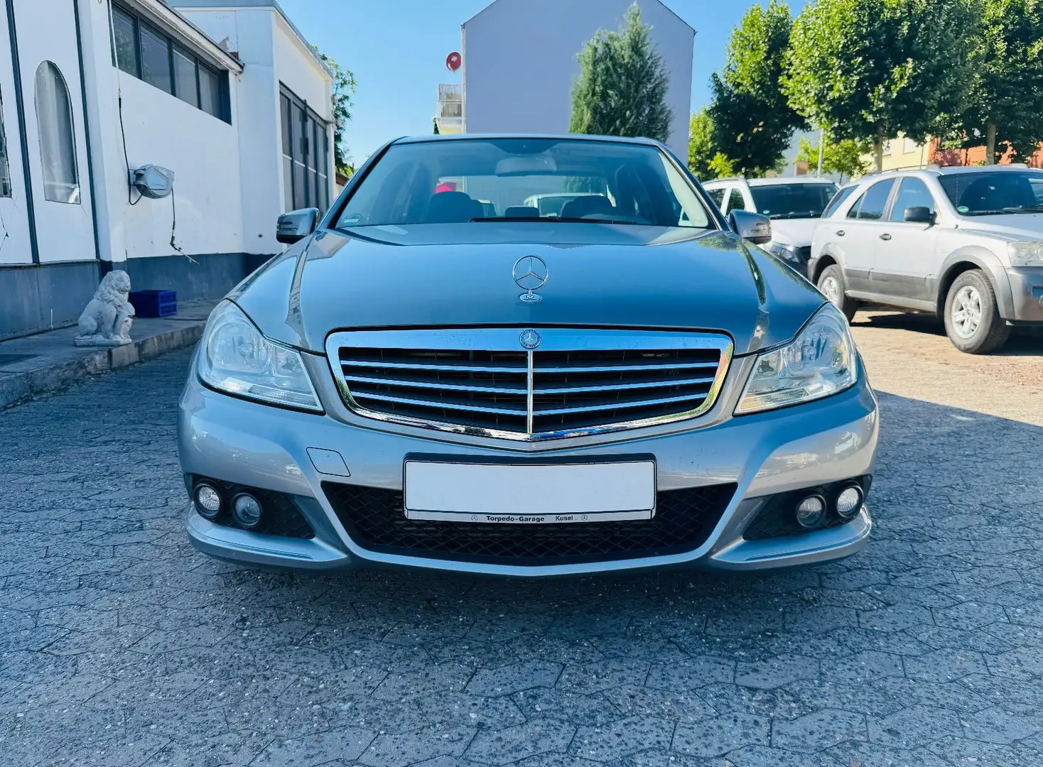 Mercedes-Benz C 180 CGI Limousine BlueEfficiency Automatik PDC Silber - 2