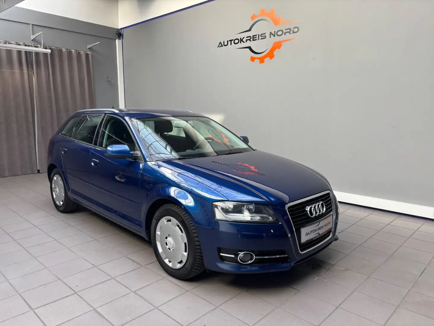 Audi A3 Sportback 1.4 TFSI Attraction +HU NEU+SHZ+ Blau - 2