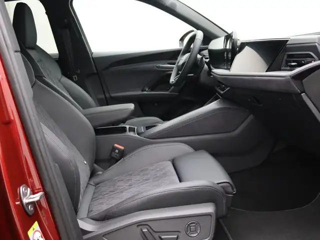 Audi Q5 view 10