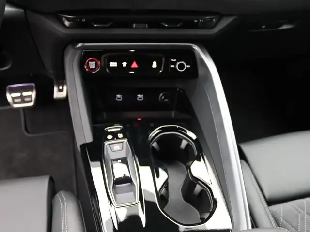 Audi Q5 view 15