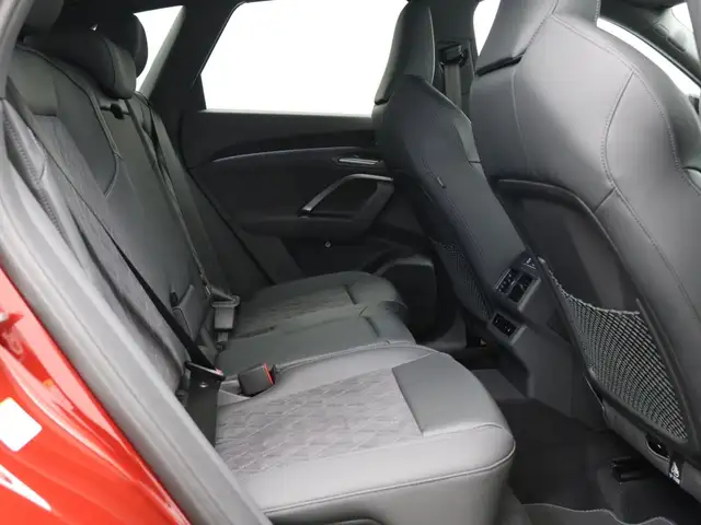 Audi Q5 view 9