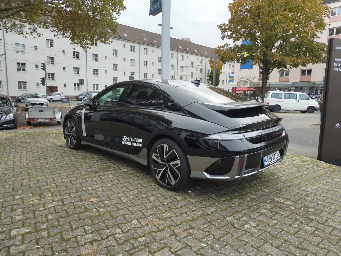 Hyundai IONIQ 6 77,4 kWh UNIQ/digitale Außensp./Glasschiebed. Černá - 2