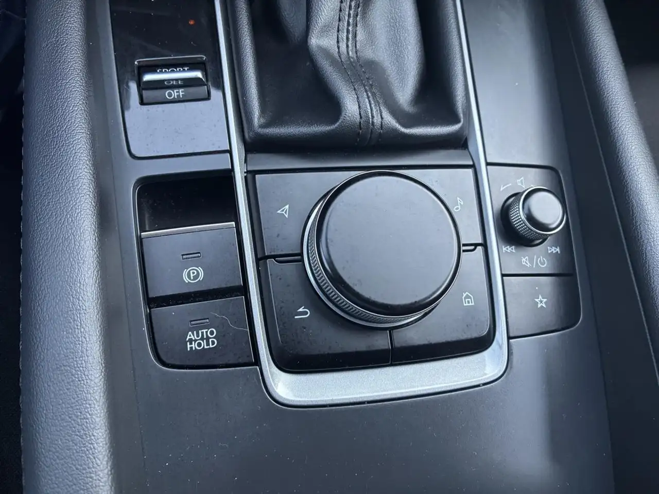 Mazda 3 снимка Mazda 3