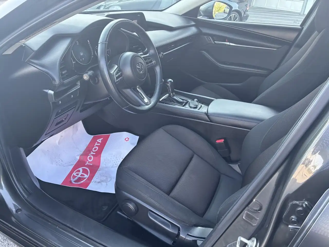 Mazda 3 снимка Mazda 3