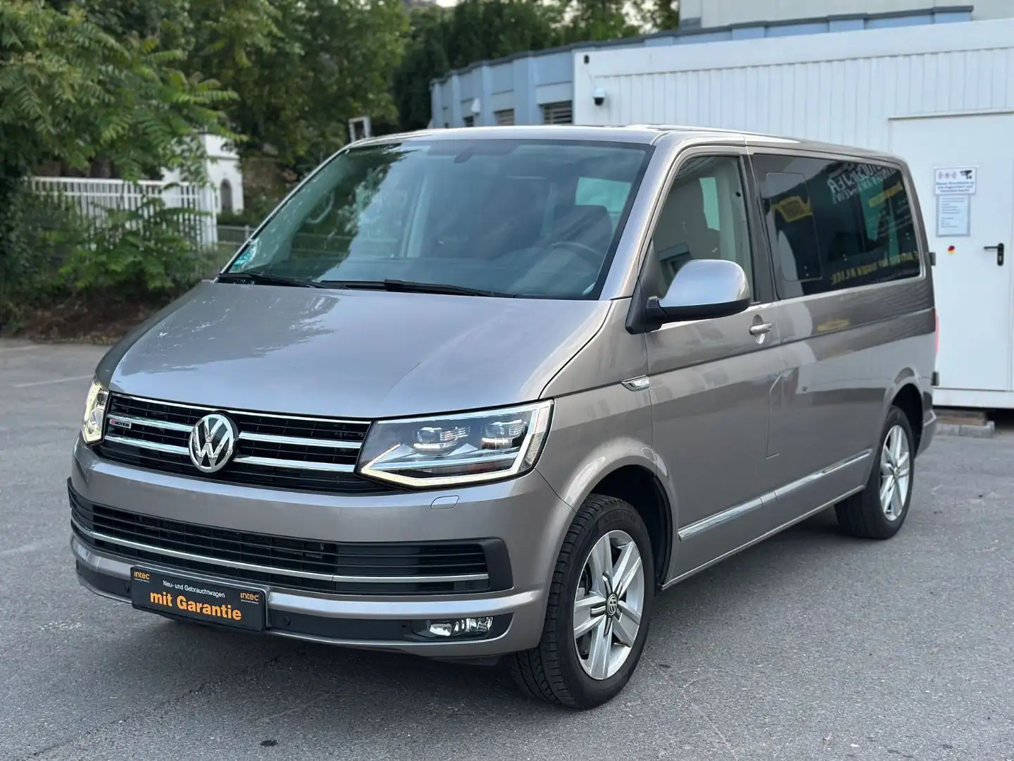 Volkswagen T6 Multivan T6 2.0 TDI Multivan//4Motion/Caravelle Beige - 1