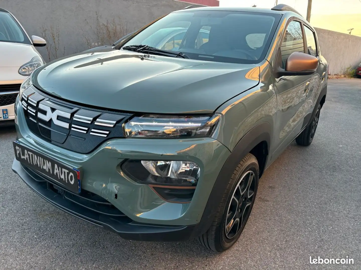 Dacia Spring (3) Vert - 1