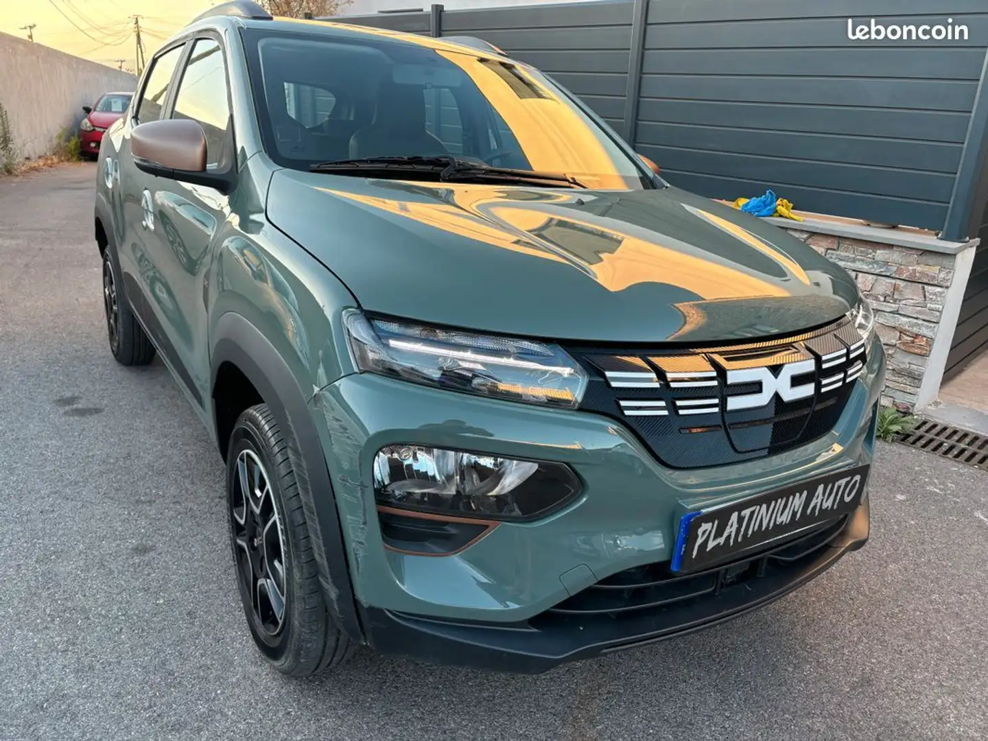 Dacia Spring (3) Vert - 2