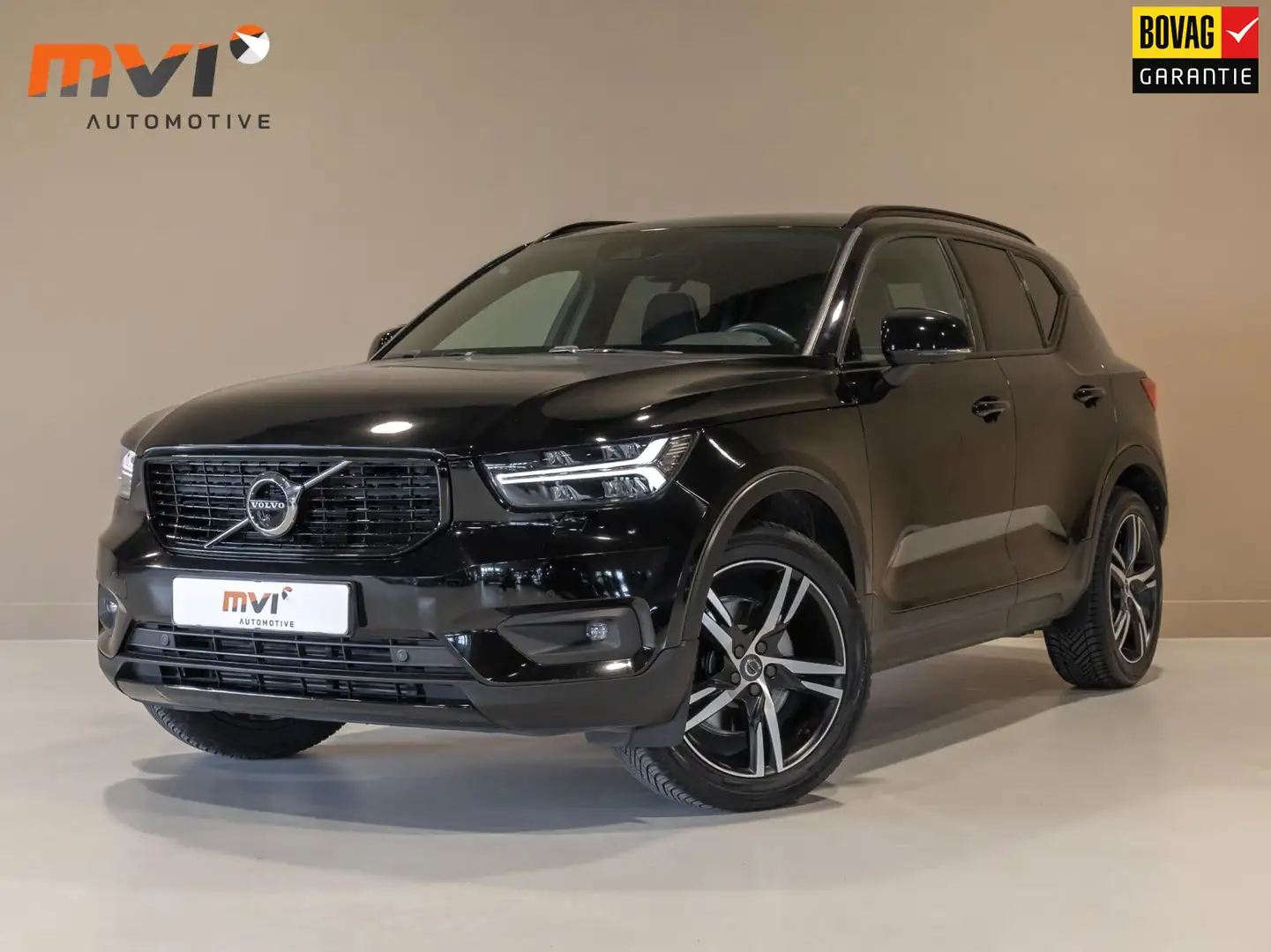 Volvo XC40 2.0 T5 AWD R-Design / 247pk / Trekhaak / Harman ka Zwart - 1